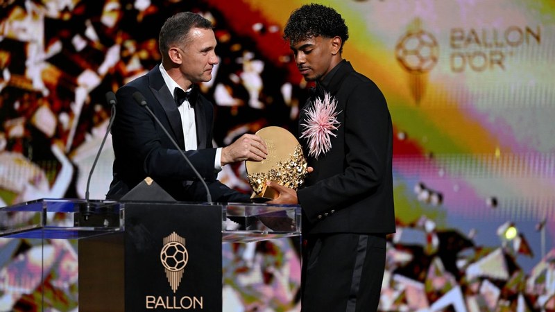 Flick ของบาร์เซโลนาในความพ่ายแพ้ Ballon d'Or ของ ลามีน ยามาล: เขาตอบสนองได้ดี